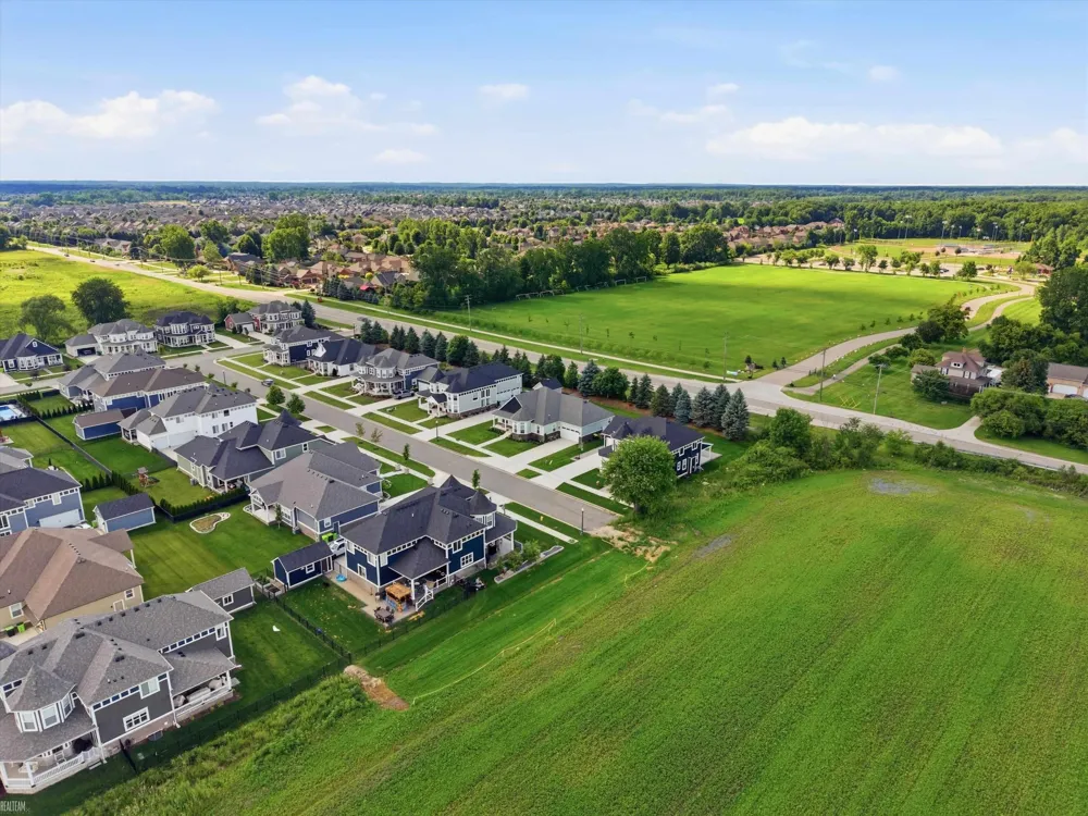 19415 Rachael Drive Macomb Township, MI 48042