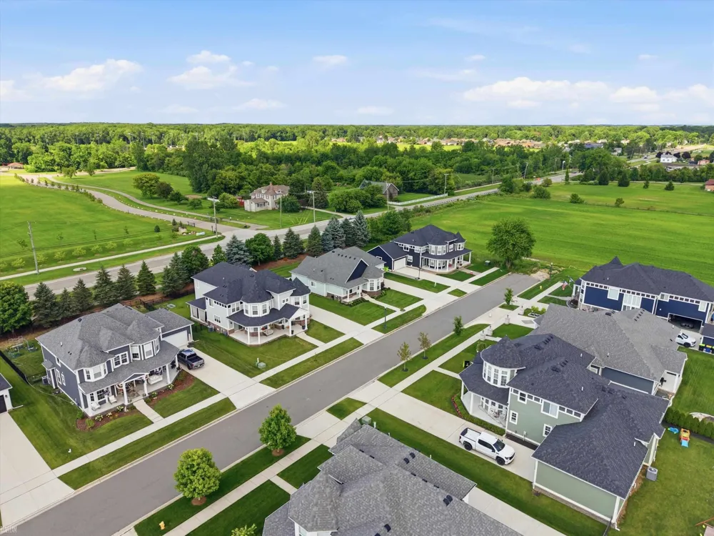 19415 Rachael Drive Macomb Township, MI 48042