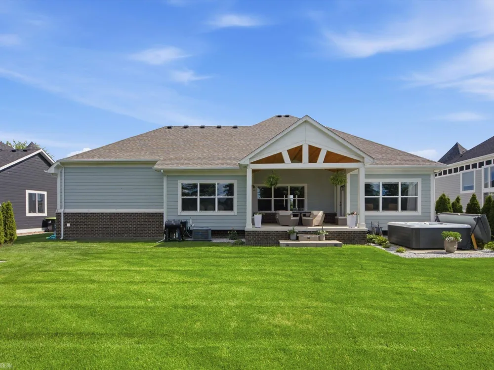 19415 Rachael Drive Macomb Township, MI 48042