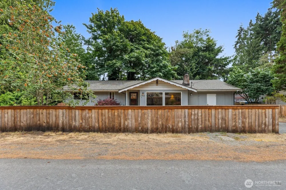 19524 14th Avenue NE Shoreline, WA 98155