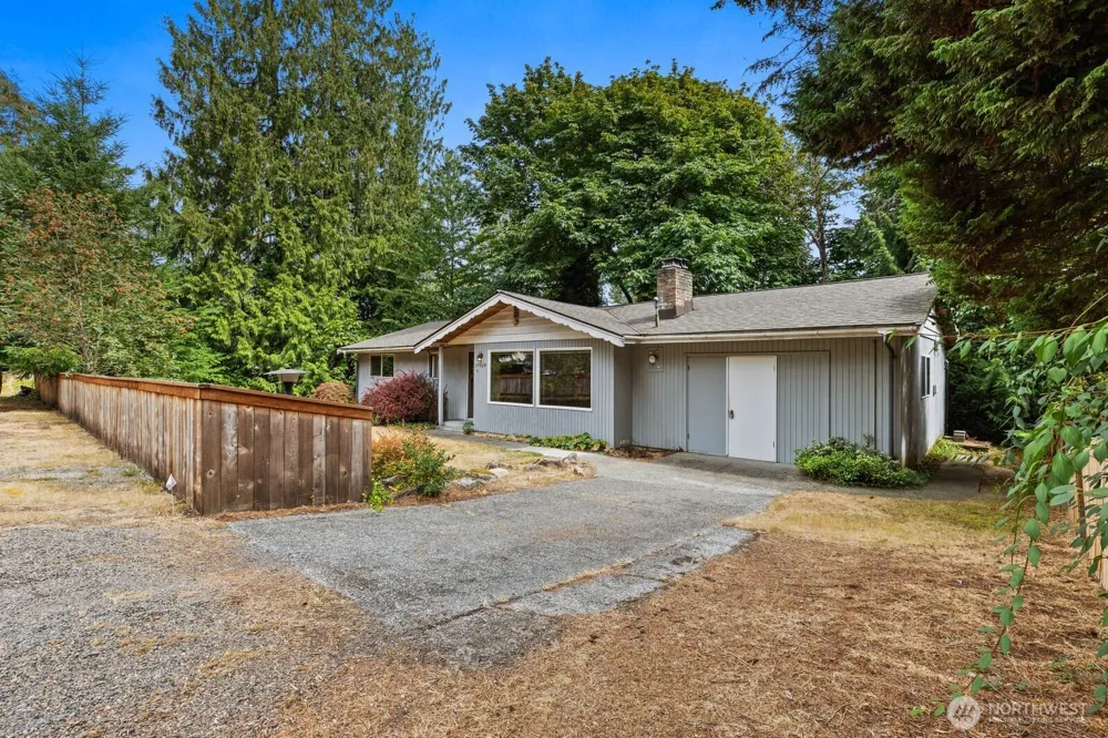 19524 14th Avenue NE Shoreline, WA 98155