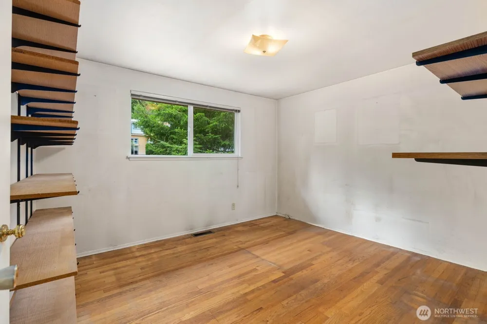 19524 14th Avenue NE Shoreline, WA 98155