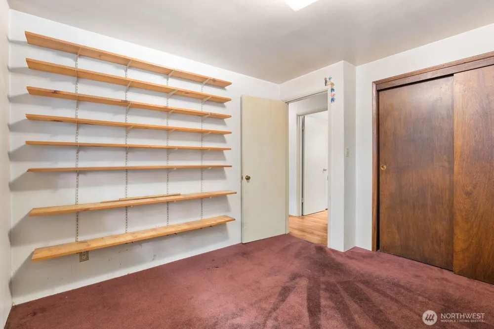 19524 14th Avenue NE Shoreline, WA 98155