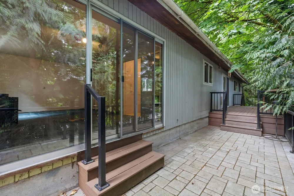 19524 14th Avenue NE Shoreline, WA 98155