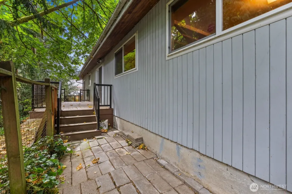 19524 14th Avenue NE Shoreline, WA 98155