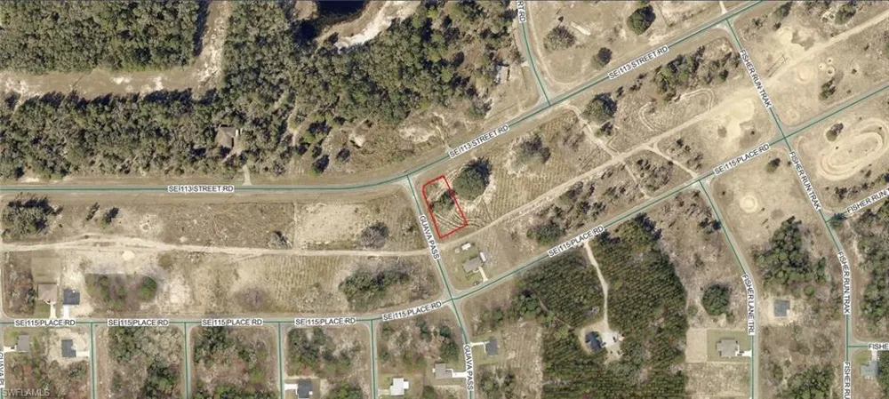 9037 SE 113 Street Road Ocklawaha, FL 32179