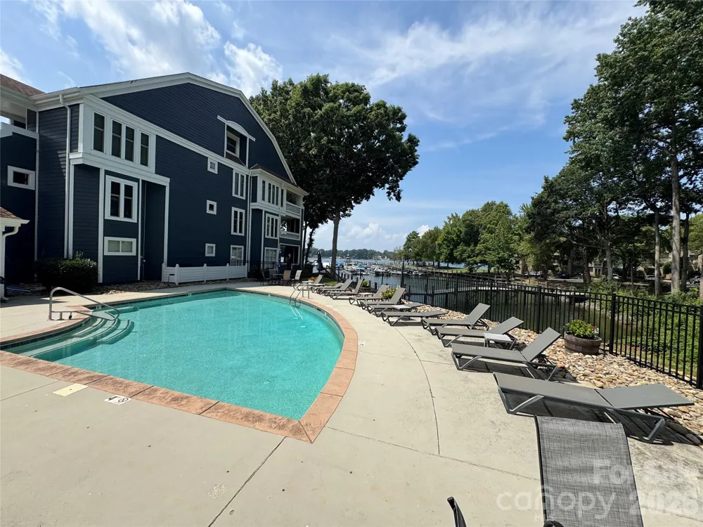 712 Southwest Drive Davidson, NC 28036