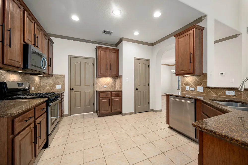 8608 Alophia Drive Austin, TX 78739