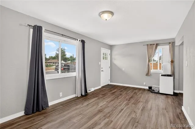 937 Kramer Court Aurora, CO 80010