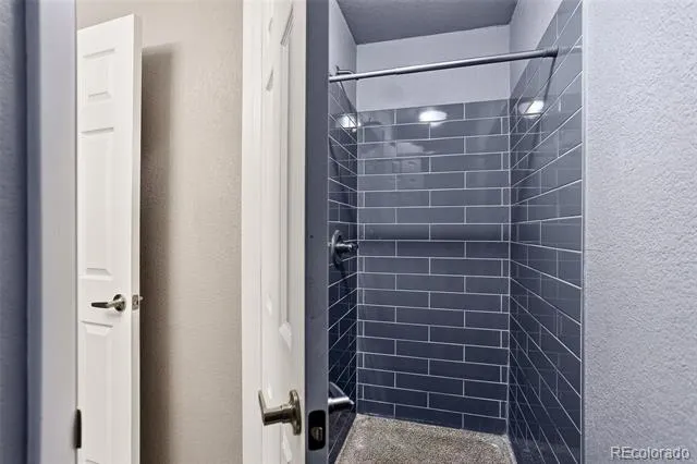937 Kramer Court Aurora, CO 80010