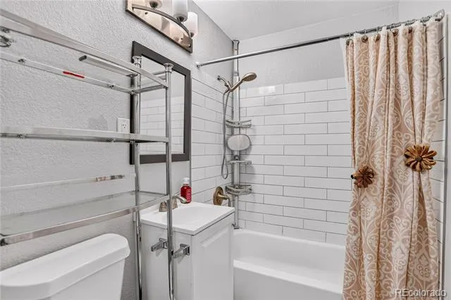 937 Kramer Court Aurora, CO 80010