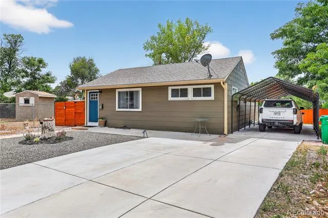 937 Kramer Court Aurora, CO 80010