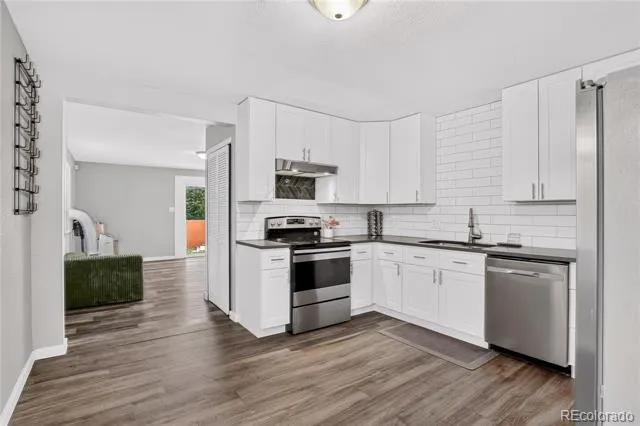 937 Kramer Court Aurora, CO 80010