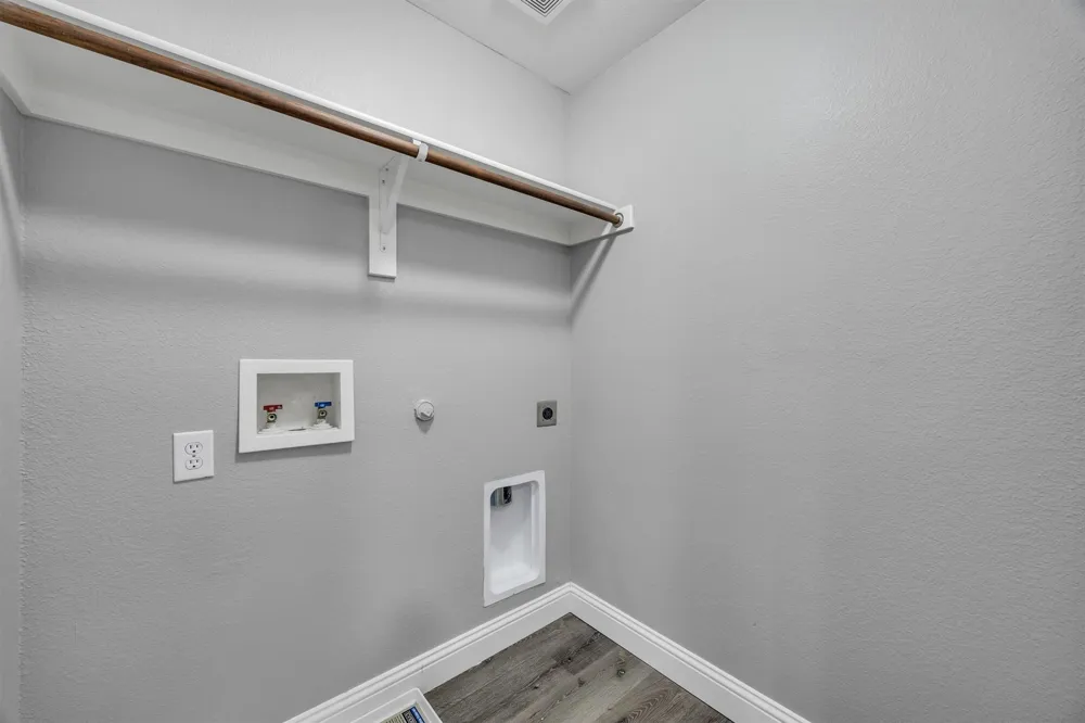 399 Teague Drive Lewisville, TX 75067