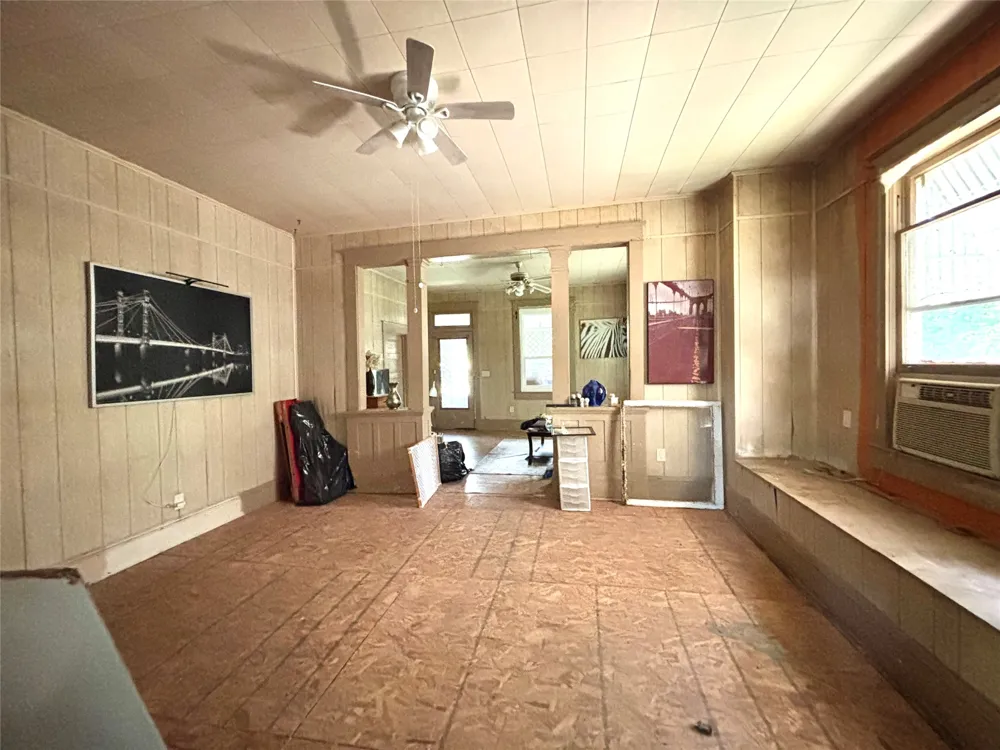 504 Brown Avenue Paris, TX 75460