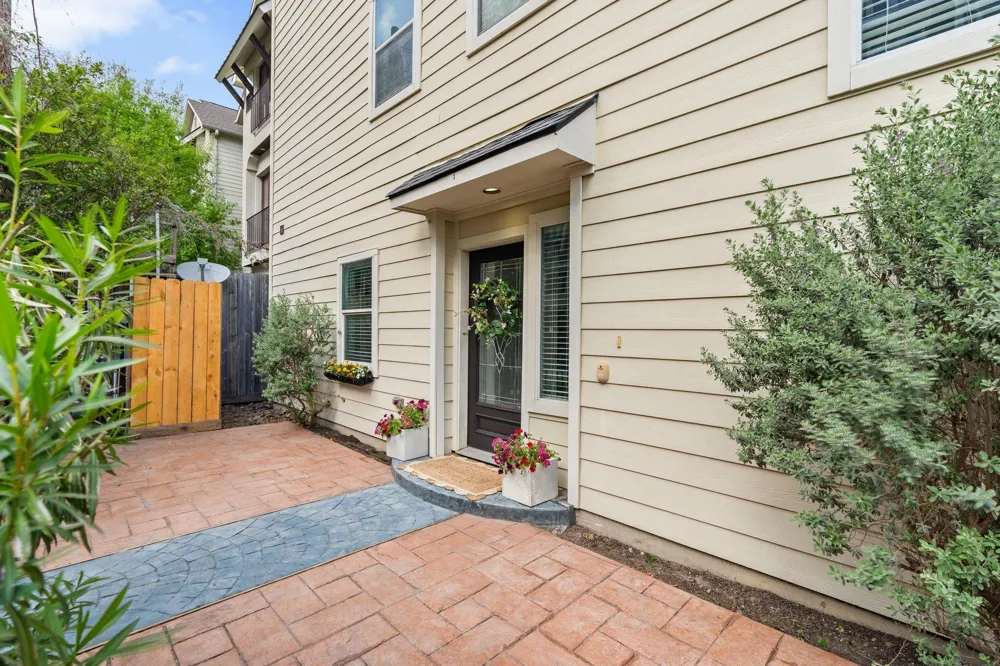 2316 Beall Street Houston, TX 77008