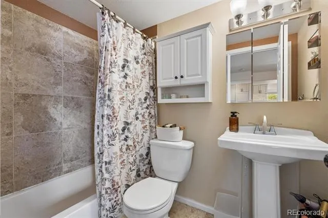 1271 Berganot Trail Castle Pines, CO 80108