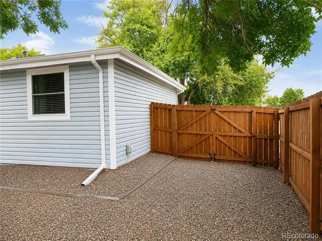 16298 E Bates Drive Aurora, CO 80013