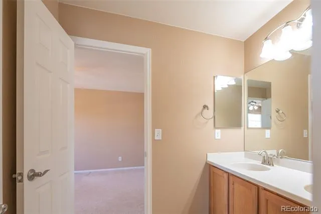 5356 S Fultondale Way Aurora, CO 80016