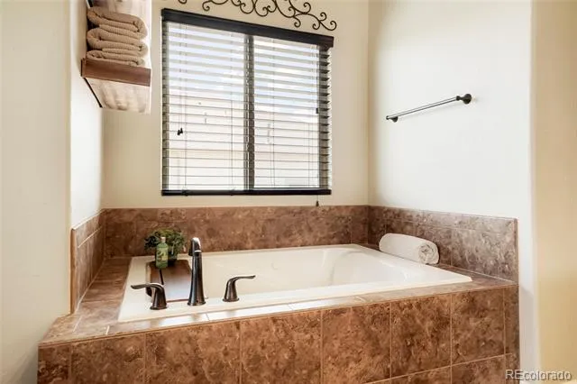 7995 Angel View Drive Frederick, CO 80530