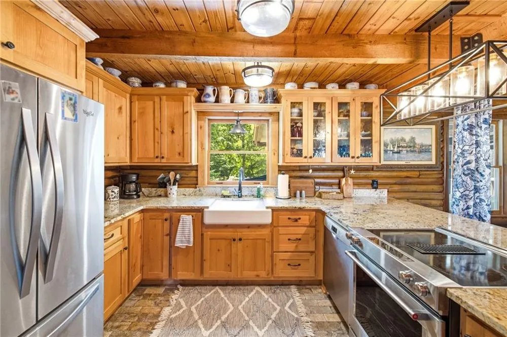 938 Waters Street W Clarkesville, GA 30523