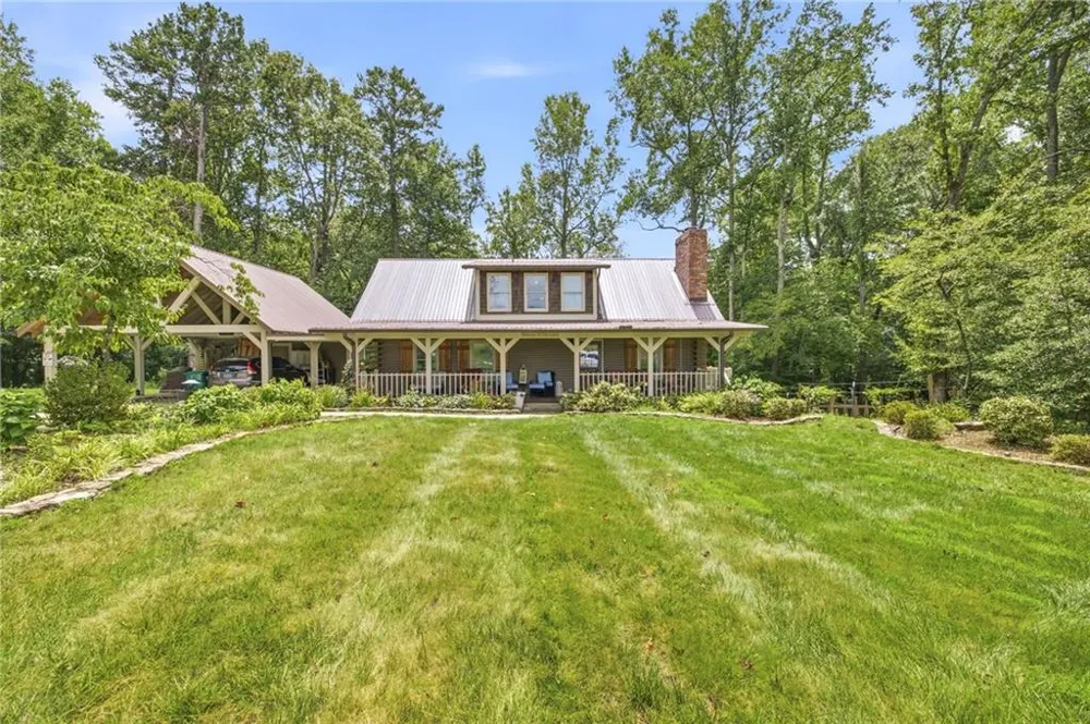 938 Waters Street W Clarkesville, GA 30523