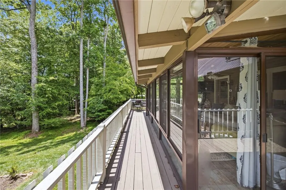 938 Waters Street W Clarkesville, GA 30523