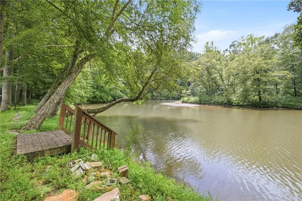 938 Waters Street W Clarkesville, GA 30523