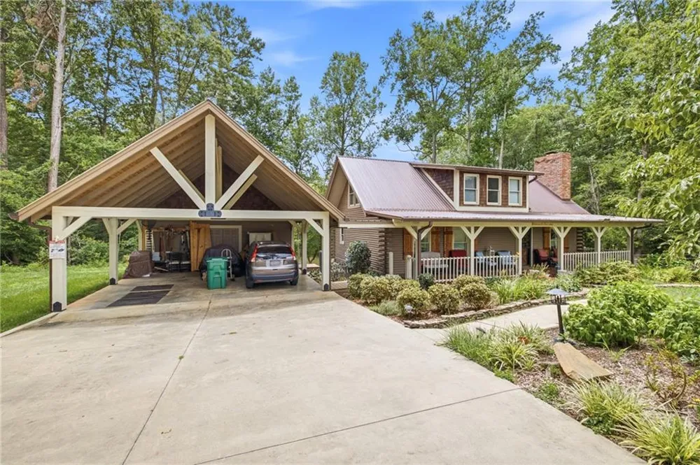938 Waters Street W Clarkesville, GA 30523