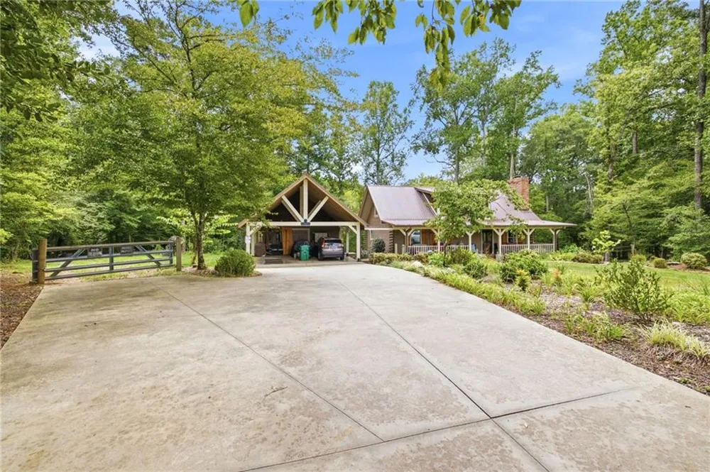 938 Waters Street W Clarkesville, GA 30523