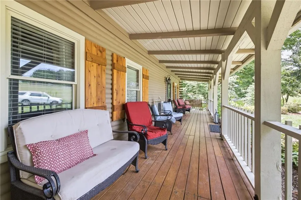 938 Waters Street W Clarkesville, GA 30523