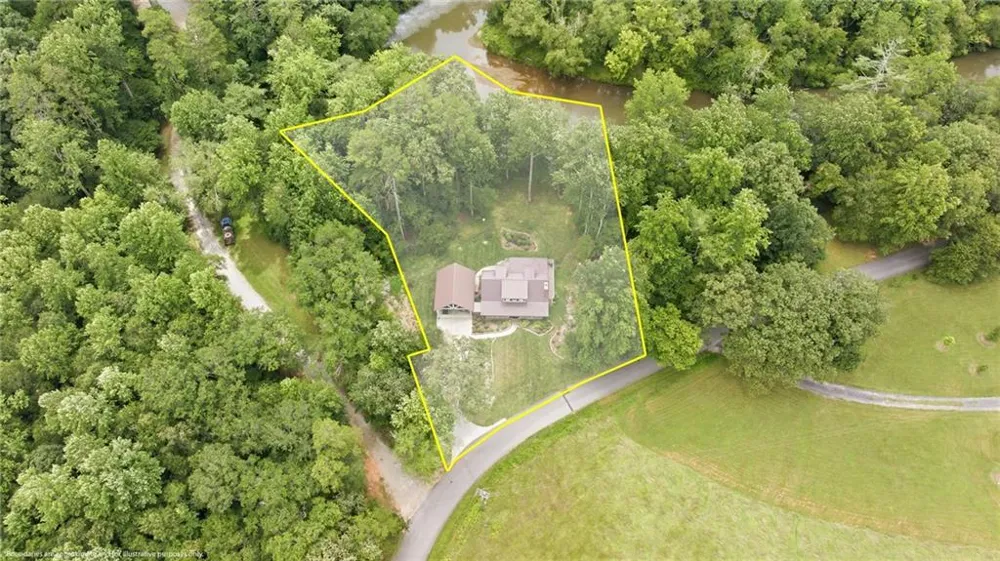 938 Waters Street W Clarkesville, GA 30523