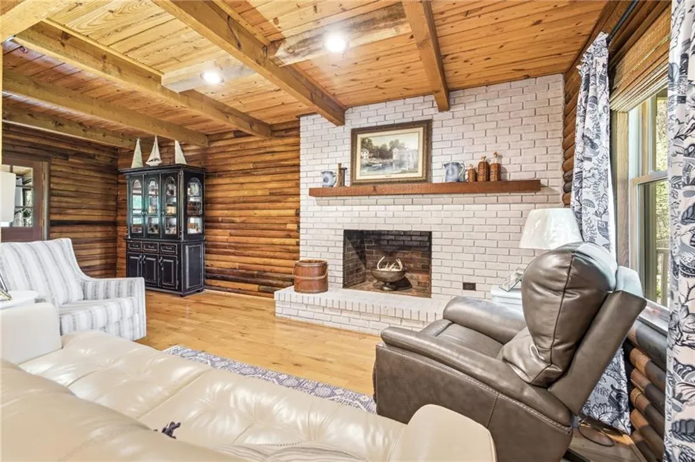 938 Waters Street W Clarkesville, GA 30523