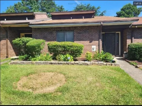 1481 Stoneleigh Circle