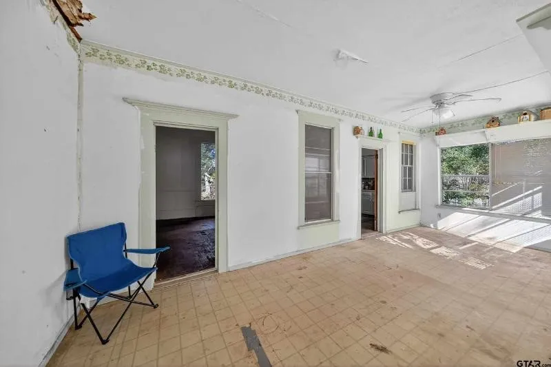 501 E Duval Street Troup, TX 75789