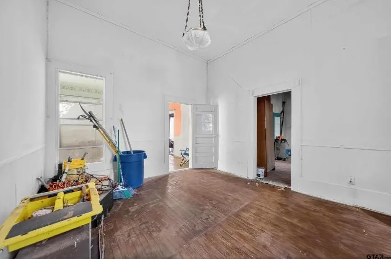 501 E Duval Street Troup, TX 75789