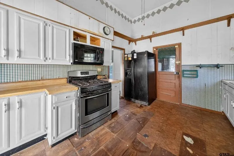 501 E Duval Street Troup, TX 75789