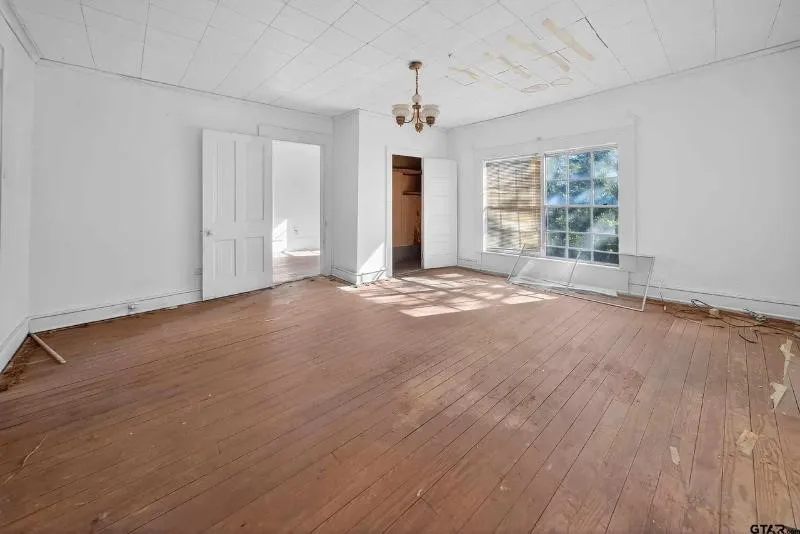 501 E Duval Street Troup, TX 75789