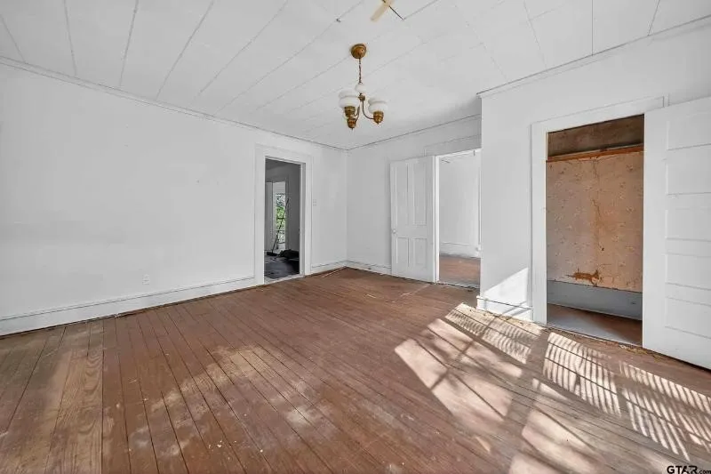 501 E Duval Street Troup, TX 75789
