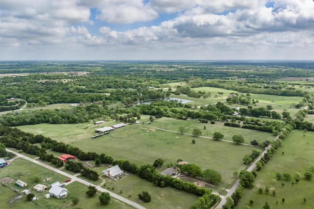 3135 County Road 427 Anna, TX 75409