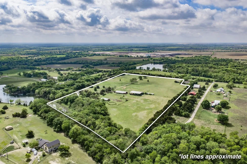 3135 County Road 427 Anna, TX 75409