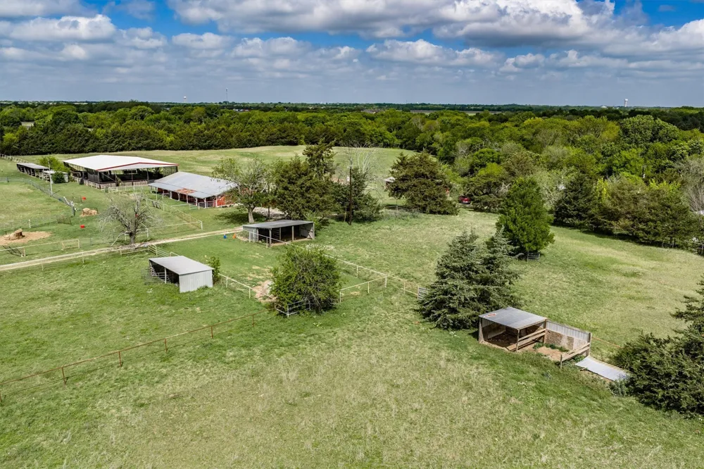3135 County Road 427 Anna, TX 75409