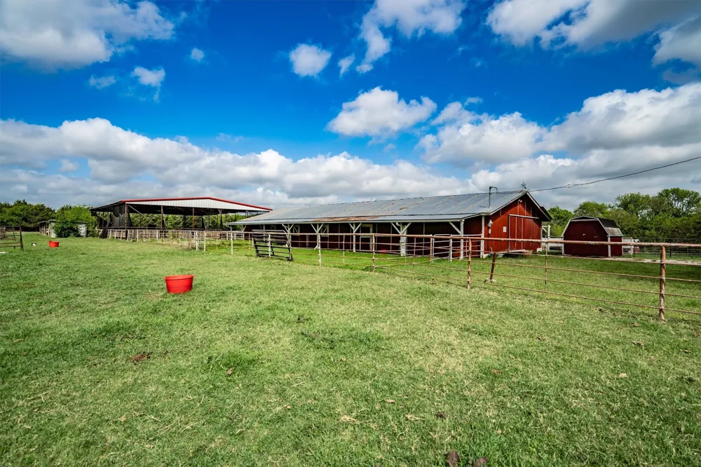 3135 County Road 427 Anna, TX 75409