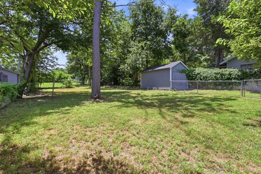 707 W Water Street Weatherford, TX 76086