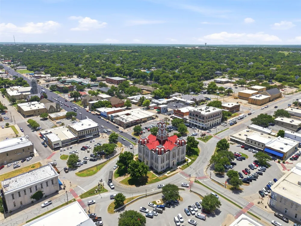 707 W Water Street Weatherford, TX 76086