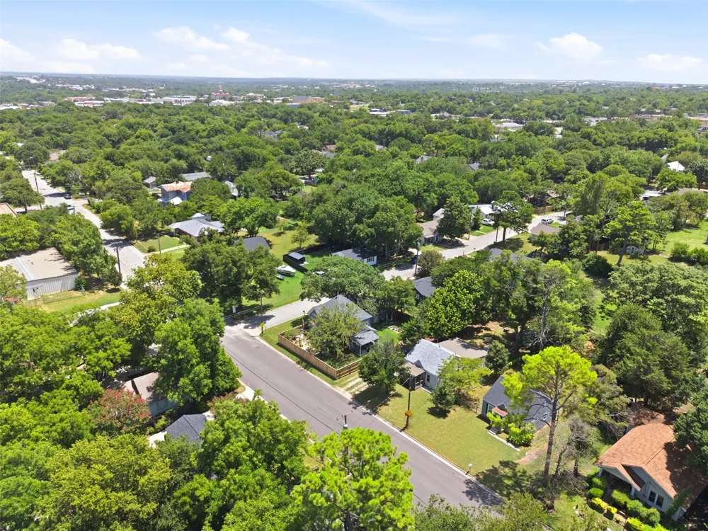 707 W Water Street Weatherford, TX 76086