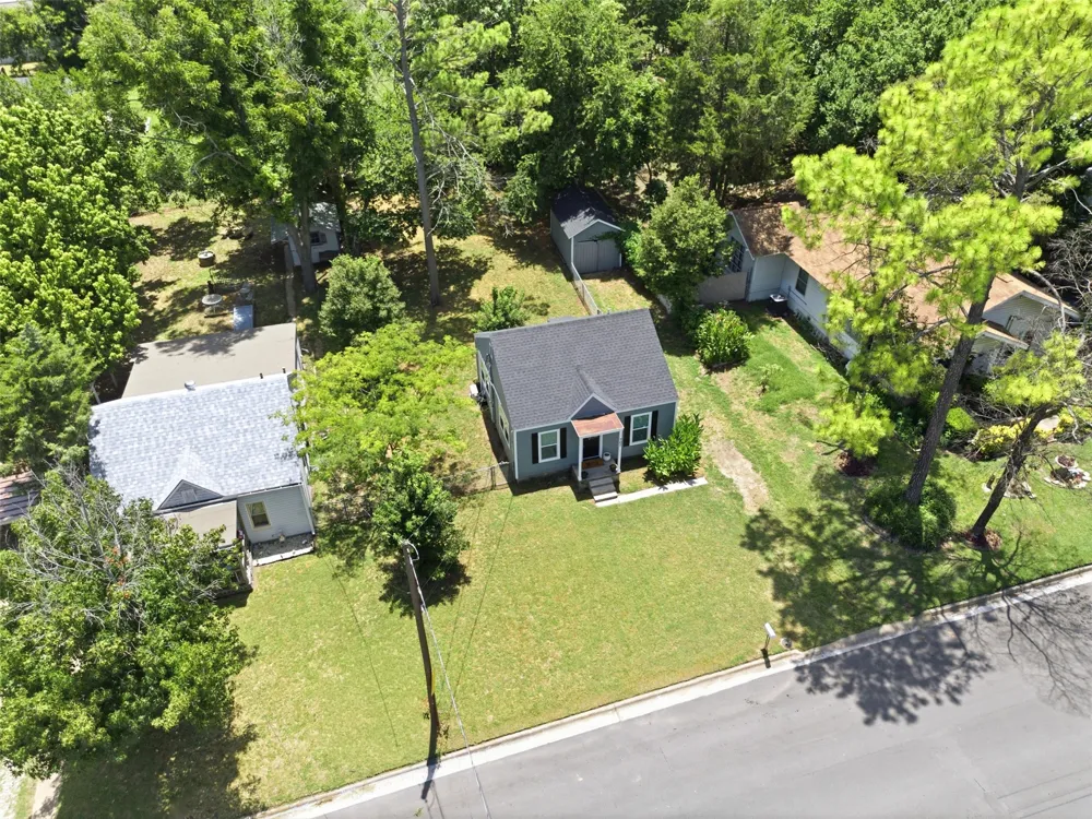 707 W Water Street Weatherford, TX 76086
