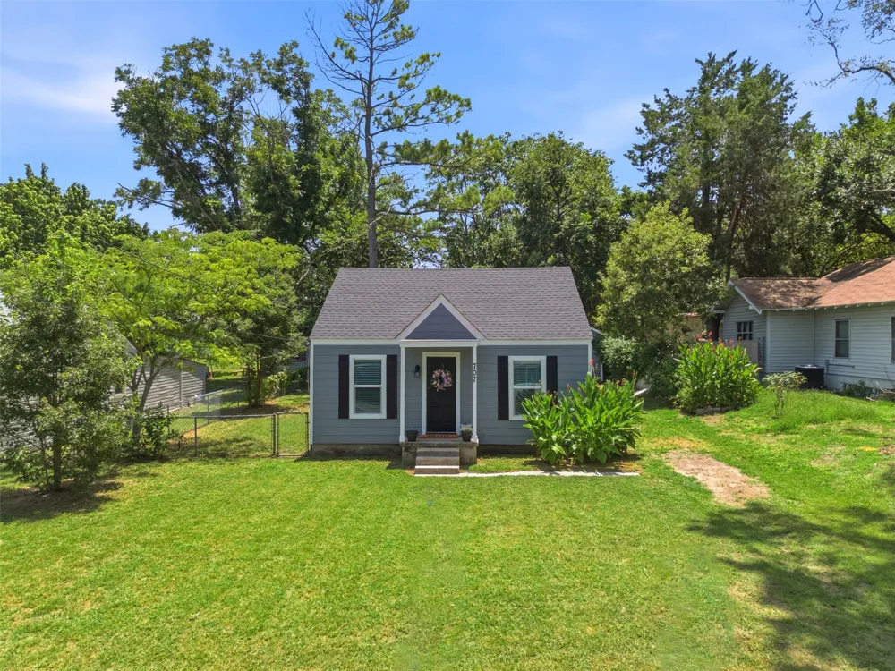 707 W Water Street Weatherford, TX 76086