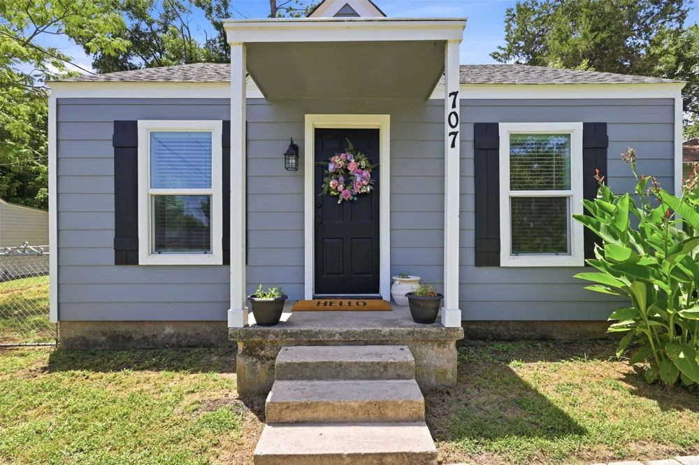 707 W Water Street Weatherford, TX 76086
