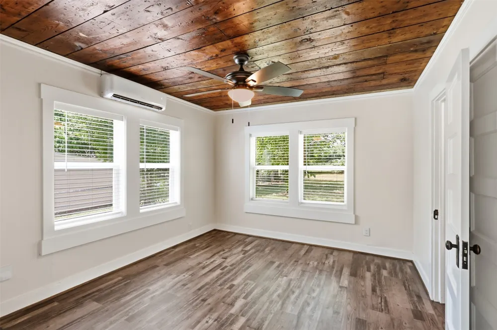 707 W Water Street Weatherford, TX 76086